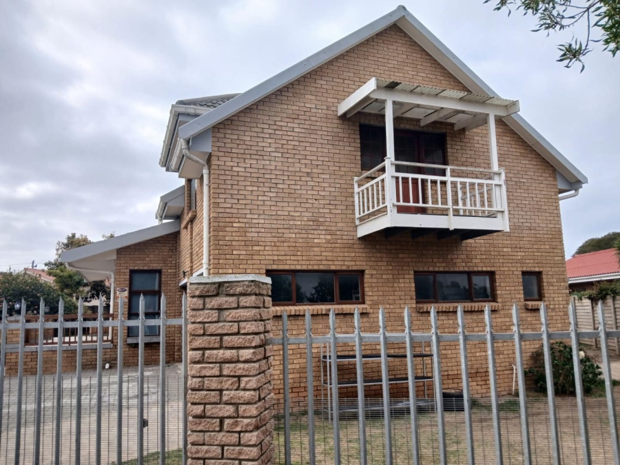 4 Bedroom Property for Sale in Hartenbos Central Western Cape